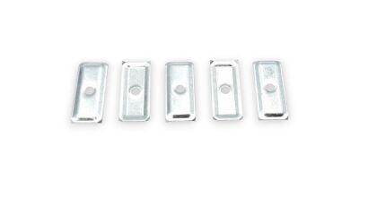 Zwora ściany tylnej – płytka 22 × 10 mm, stal nierdzewna.